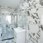Miku Apartment-spectacular 1bd At Komuna E Parisit Apartman Tirana