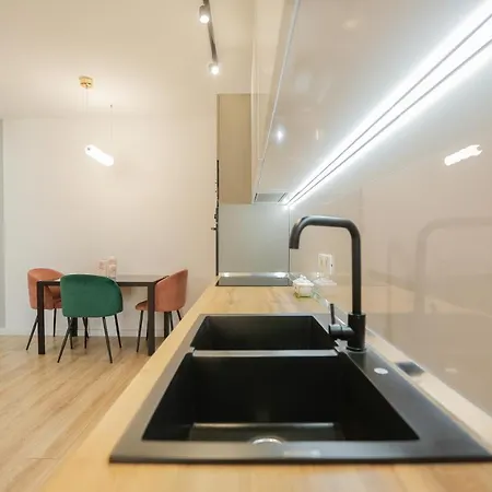 Miku Apartment-spectacular 1bd At Komuna E Parisit Appartamento *