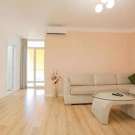 Miku Apartment-spectacular 1bd At Komuna E Parisit * Tirana