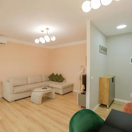 Apartment Miku Apartment-spectacular 1bd At Komuna E Parisit *