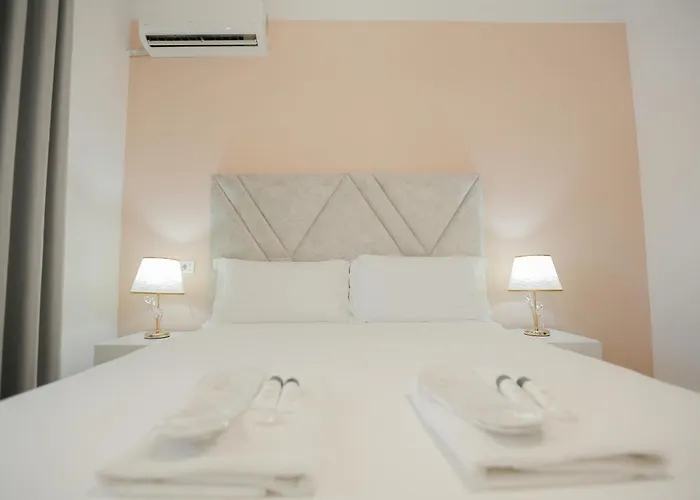 Miku Apartment-spectacular 1bd At Komuna E Parisit Appartamento *